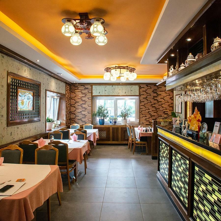 Gaststaette Lin Garden Hotel Untergruppenbach Екстериор снимка