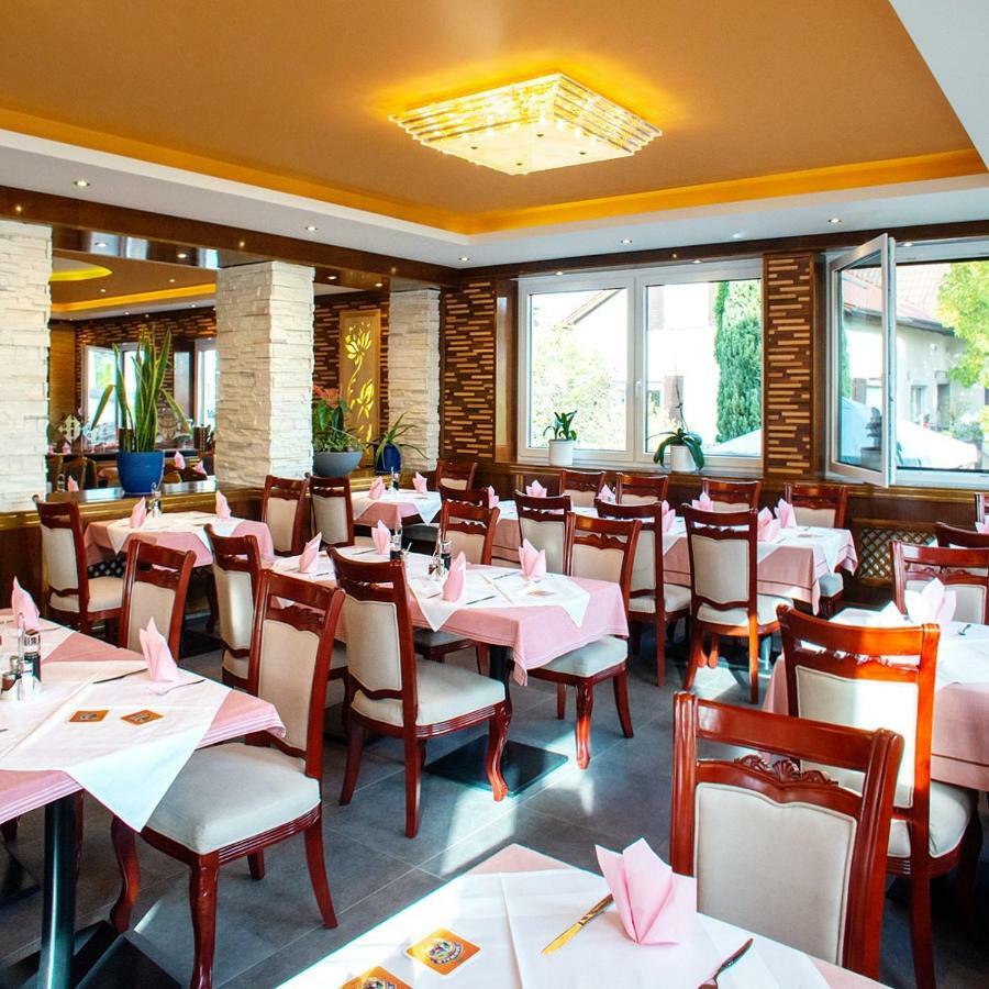 Gaststaette Lin Garden Hotel Untergruppenbach Екстериор снимка