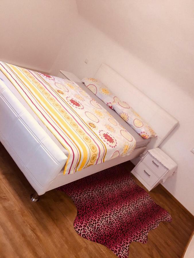 Gaststaette Lin Garden Hotel Untergruppenbach Екстериор снимка
