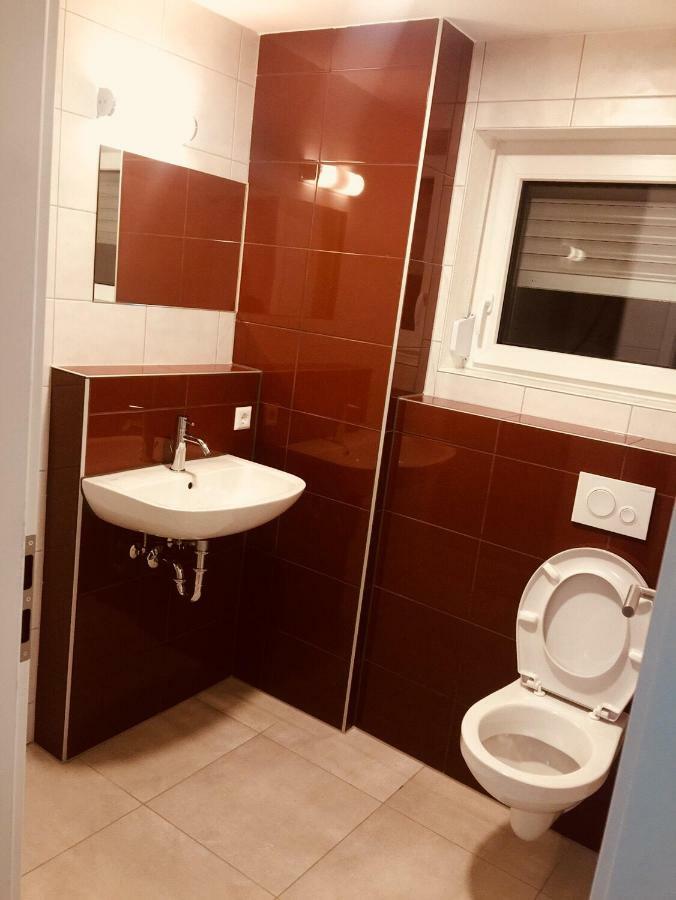 Gaststaette Lin Garden Hotel Untergruppenbach Екстериор снимка